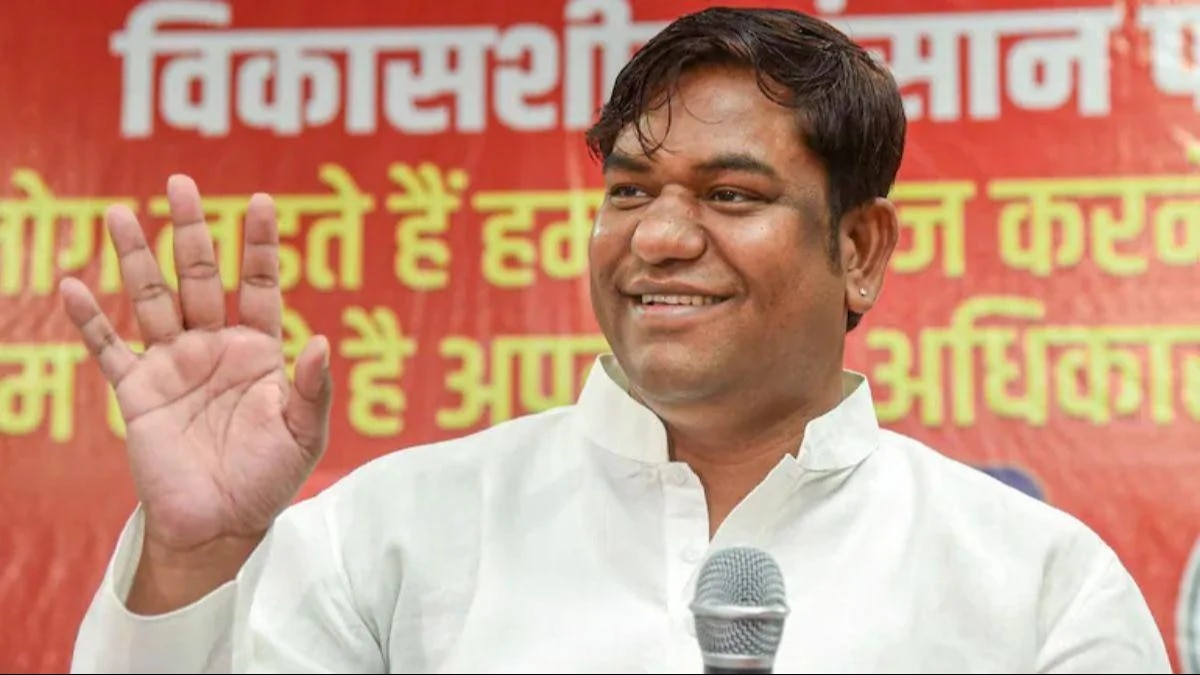 मुकेश साहनी.