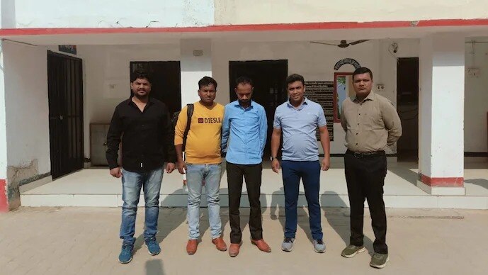 धोखाधड़ी के आरोप में नेताली नागरिक सहित दो गिरफ्तार