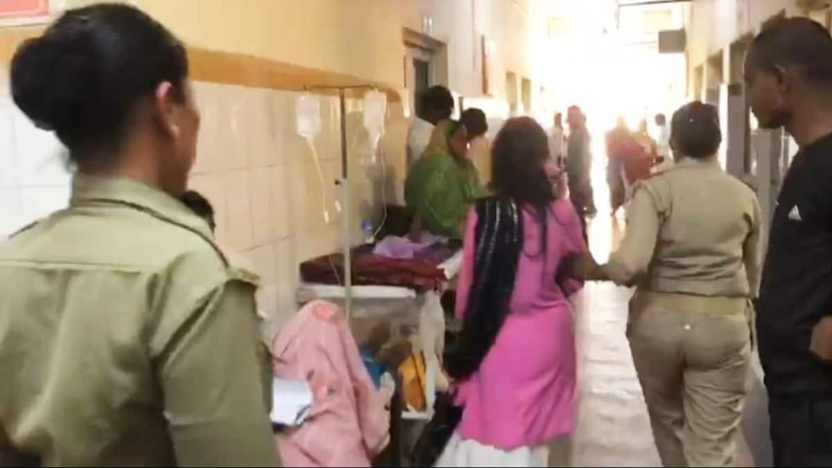 प्रेमी से मिलने यूपी पहुंची लड़की…मांग में सिन्दूर देख हैरान रह गया प्रेमी, शादी से किया इंकार प्रेमी से मिलने यूपी पहुंची लड़की…मांग में सिन्दूर देख हैरान रह गया प्रेमी, शादी से किया इंकार