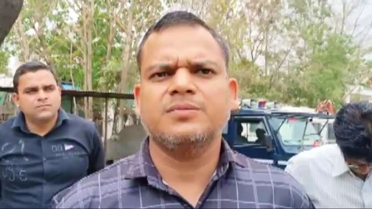 घटना की जानकारी देते जेई.