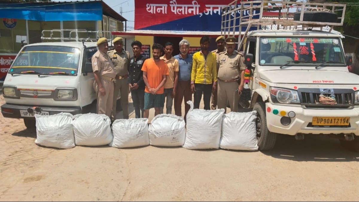 पुलिस की गिरफ्त में आरोपी.