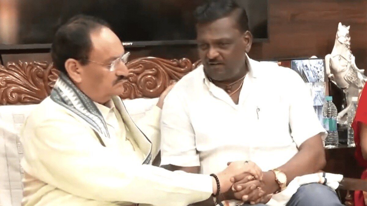 जेपी नड्डा ने नेहा हिरेमत के परिजनों से मुलाकात की