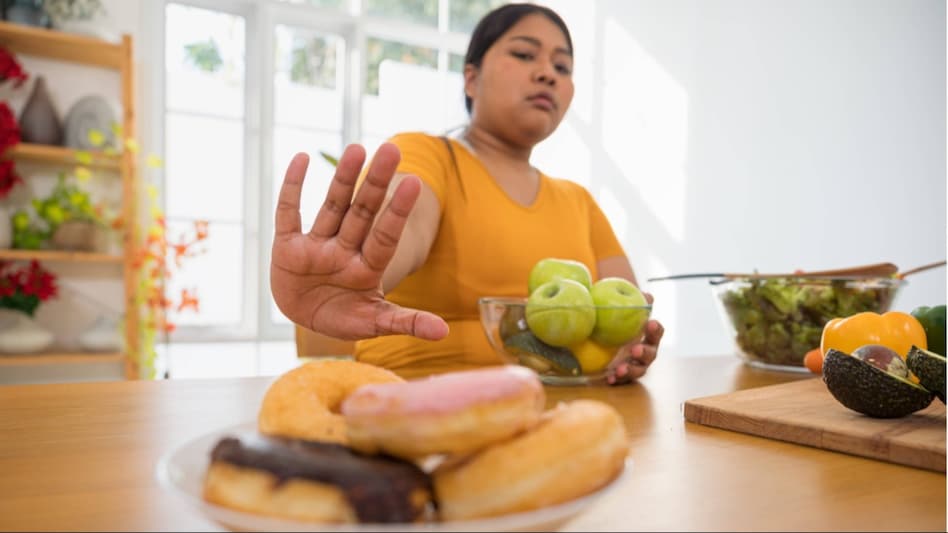 डायबिटीज में भूलकर भी ना खाएं ये 6 चीजें, बेकाबू हो जाएगा ब्लड शुगर - In diabetes do not eat these 4 things even by mistake you may fall ill tlifp - AajTak