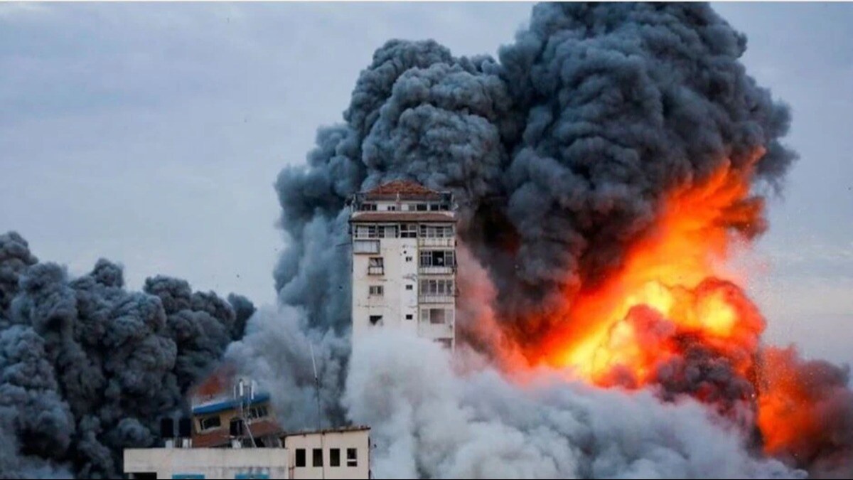 इजरायली सेना ने रफाह में की एयरस्ट्राइक, फिलीस्तीनी शरणार्थियों के कैंप तबाह - Israeli army carried out air strikes in Rafah refugee camp destroyed ntc - AajTak