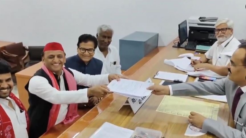 अखिलेश यादव ने कन्नौज से किया नामांकन
