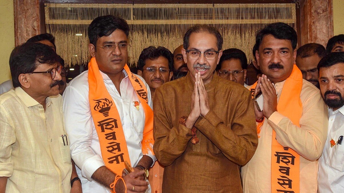 उद्धव ठाकरे की पार्टी को चुनाव आयोग से झटका