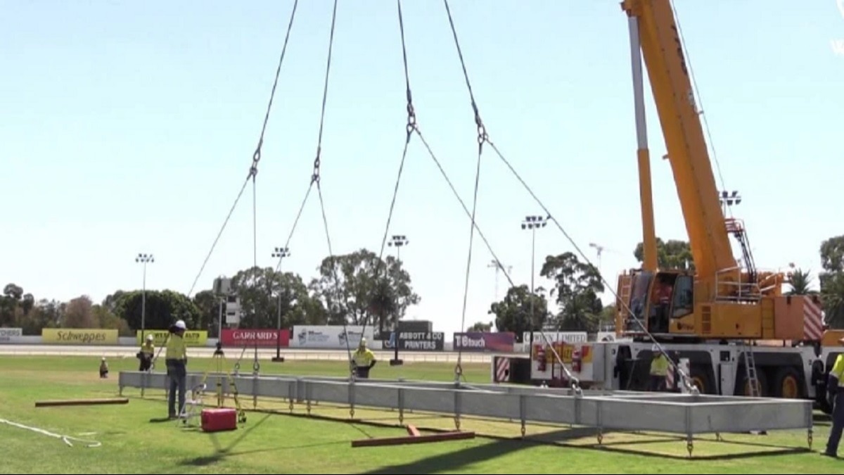 ड्रोप-इन पिच को इस तरह सेट किया जाता है. (File Photo)