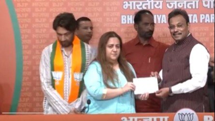राधिका खेड़ा और शेखर सुमन बीजेपी में हुए शामिल