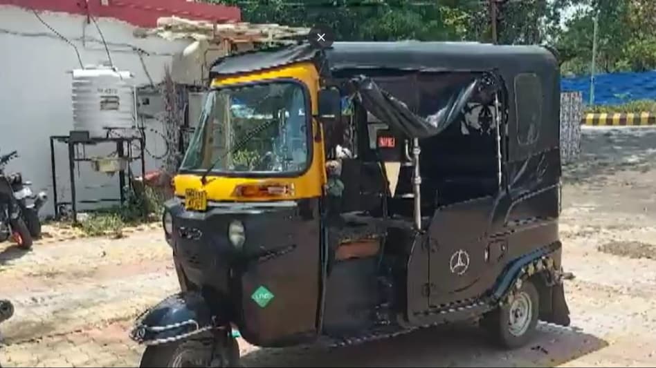 ऑटो ड्राइवर ने नाबालिग छात्रा से की अश्लील हरकत. ऑटो ड्राइवर ने नाबालिग छात्रा से की अश्लील हरकत.