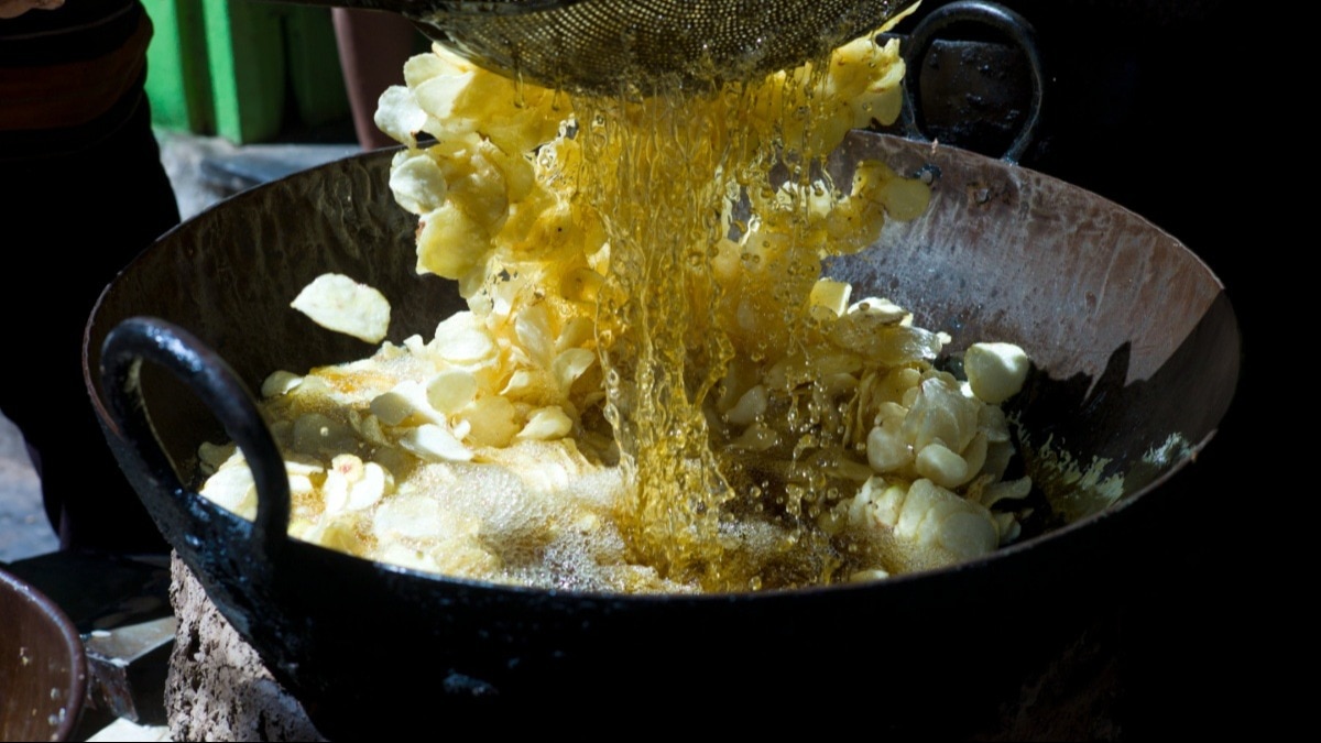 ICMR : कभी न करें बचे हुई तेल का उपयोग, नहीं तो हो सकती है बड़ी परेशानी 3 ICMR : कभी न करें बचे हुई तेल का उपयोग,