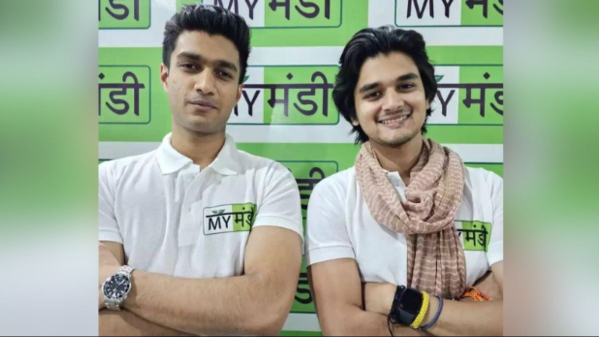 कंपनी के सह-संस्थापक के साथ महा आर्यमन सिंधिया. (File)