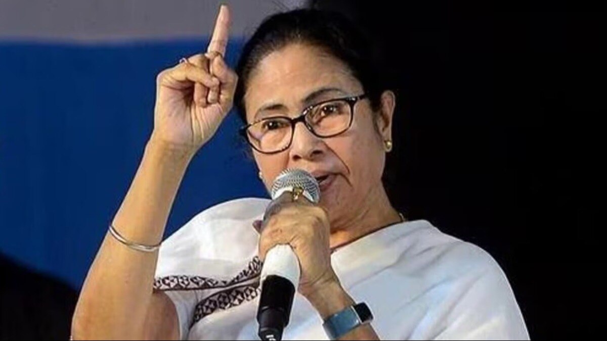 ममता बनर्जी ने ऐसा क्या कह दिया कि सड़क पर उतर गए राम कृष्ण मिशन और  सेवाश्रम संघ के साधु-संन्यासी? - Mamata Banerjee monks and sadhus of Ram  Krishna Mission and Sevashram