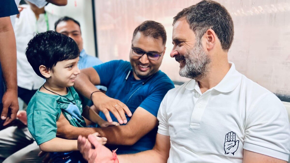 राहुल गांधी ने गुरुवार को किया दिल्ली मेट्रो में सफर