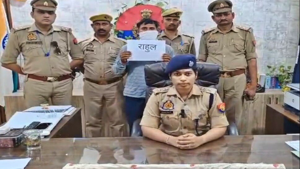 औरैया: पुलिस की गिरफ्त में हत्यारोपी 