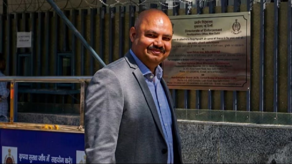 केजरीवाल के करीबी विभव कुमार (फाइल फोटो)