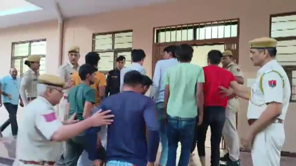 पुलिस की गिरफ्त में आरोपी.