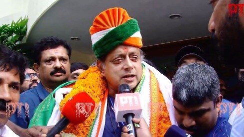 Shashi Tharoor won the heart again