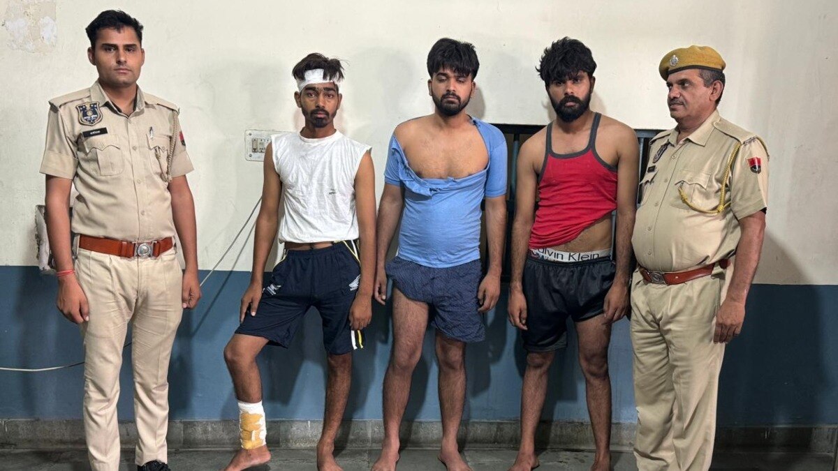 पुलिस की गिरफ्त में आरोपी.