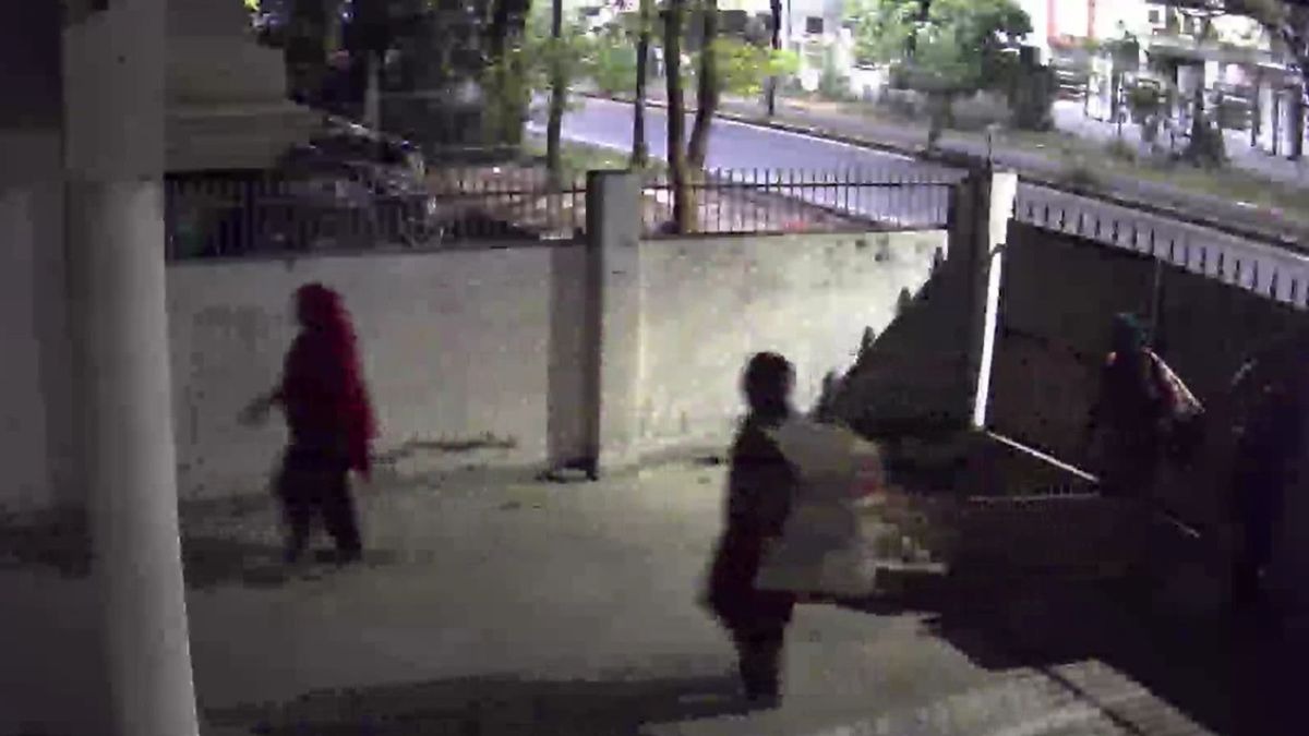 सीसीटीवी में दिखा नकाबपोश महिलाओं का गैंग.