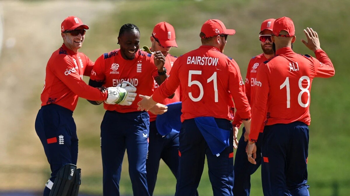 इंग्लैंड ने ओमान को महज 19 गेंदों के अंदर 8 व‍िकेट से पटखनी दी (@ICC)