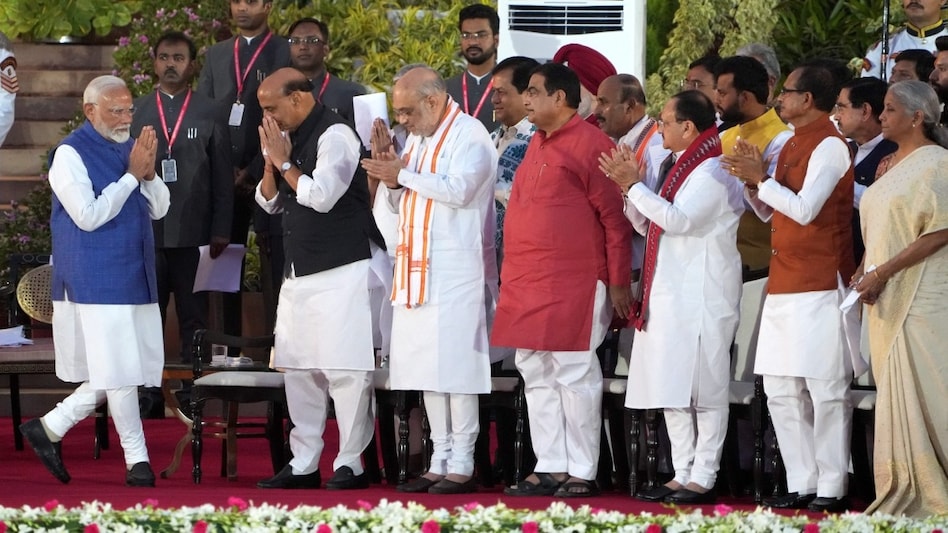 राजनाथ, गडकरी से शाह तक... किस मंत्री के पास बजट का सबसे ज्यादा पैसा? जानकर हो जाएंगे हैरान! - Rajnath Singh Nirmala Sitharaman to Amit Shah Whichm inister of Modi Cabinet has