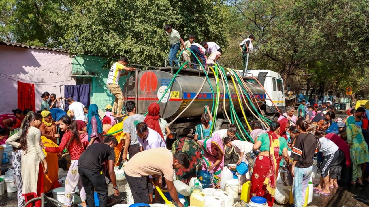 पूरी दिल्ली में जल संकट या कुछ हिस्से हैं प्रभावित? जानें कौन-सा इलाका सबसे ज्यादा झेल रहा पानी की किल्लत - water crisis in Delhi many parts affected due to water shortage