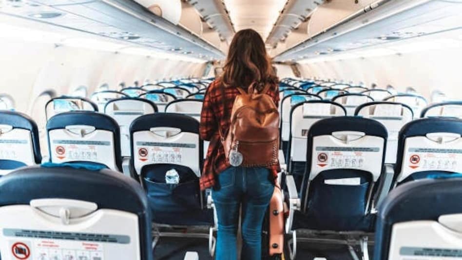 लखनऊ: फ्लाइट में हंगामा (सांकेतिक फोटो) लखनऊ: फ्लाइट में हंगामा (सांकेतिक फोटो)