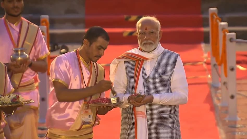 PM Modi performed Ganga Aarti at the Ghats of Varanasi