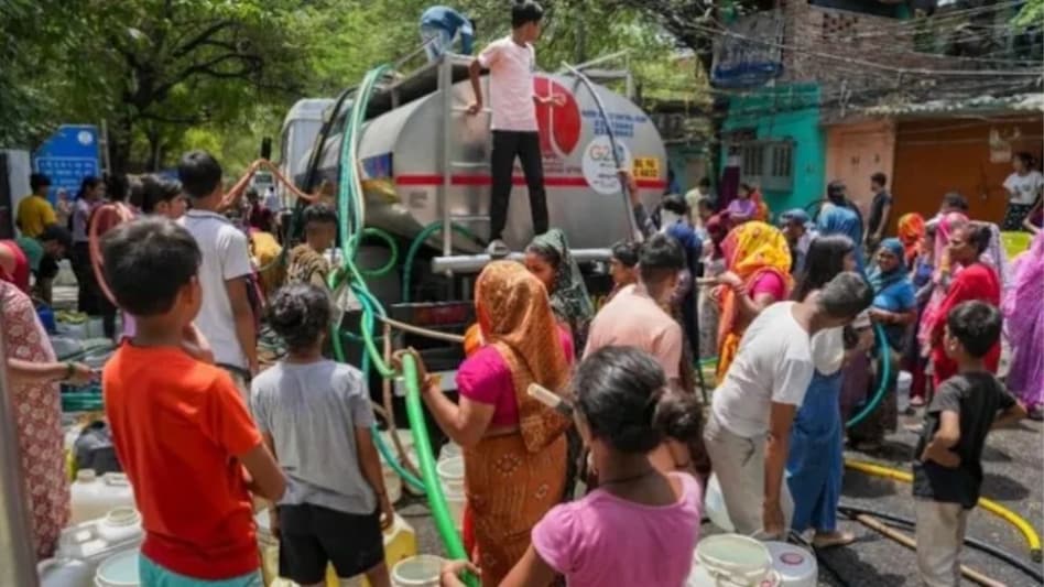 Amidst the scorching heat, Delhi is facing a severe water crisis. (ANI Photo) Amidst the scorching heat, Delhi is facing a severe water crisis. (ANI Photo)