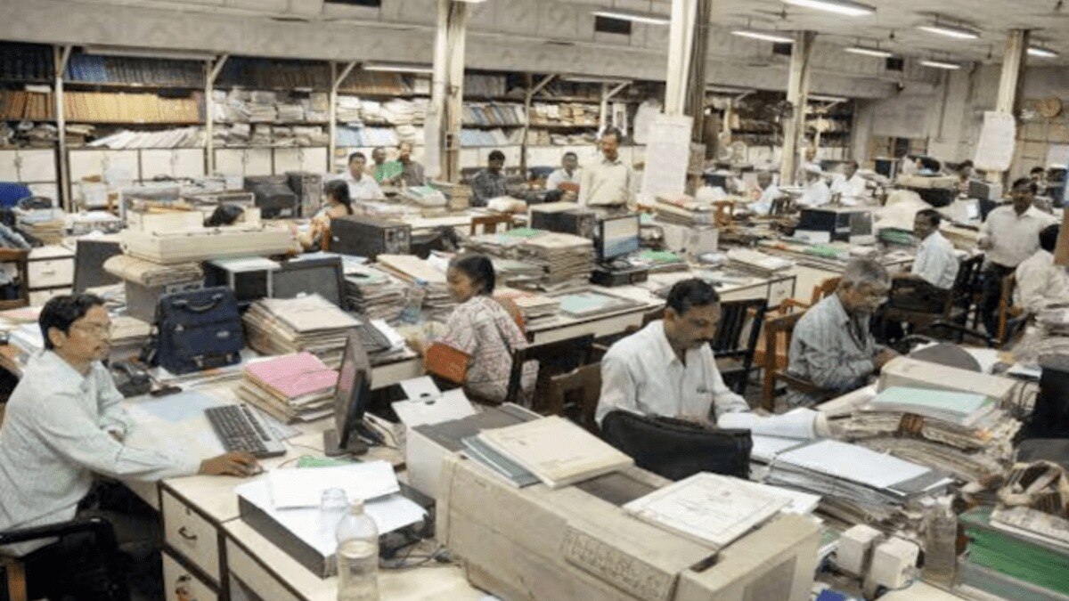 अब सरकारी बाबुओं की लेट-लतीफी पर कड़ा एक्शन होगा (सांकेतिक तस्वीर) 