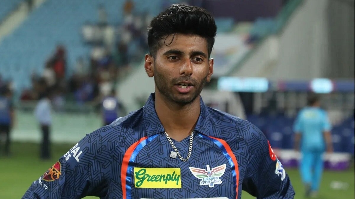 लखनऊ सुपर जायंट्स (LSG) टीम के स्टार तेज गेंदबाज मयंक यादव. (@BCCI)