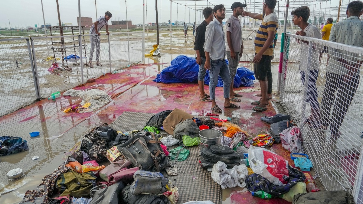 हाथरस में 2 जुलाई को मची भगदड़ में 120 से ज्यादा मौतें हो चुकी हैं. (फोटो-PTI)