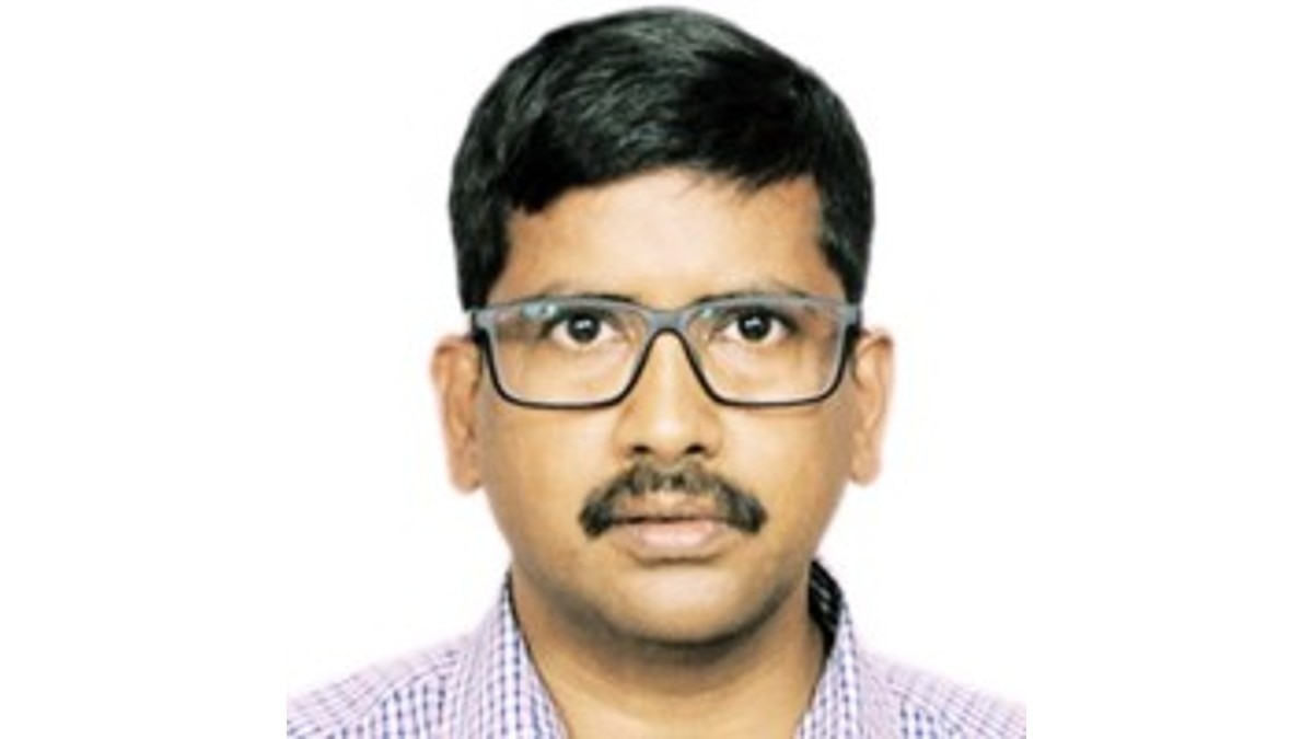 सीनियर आईएएस अफसर निकुंज कुमार श्रीवास्तव