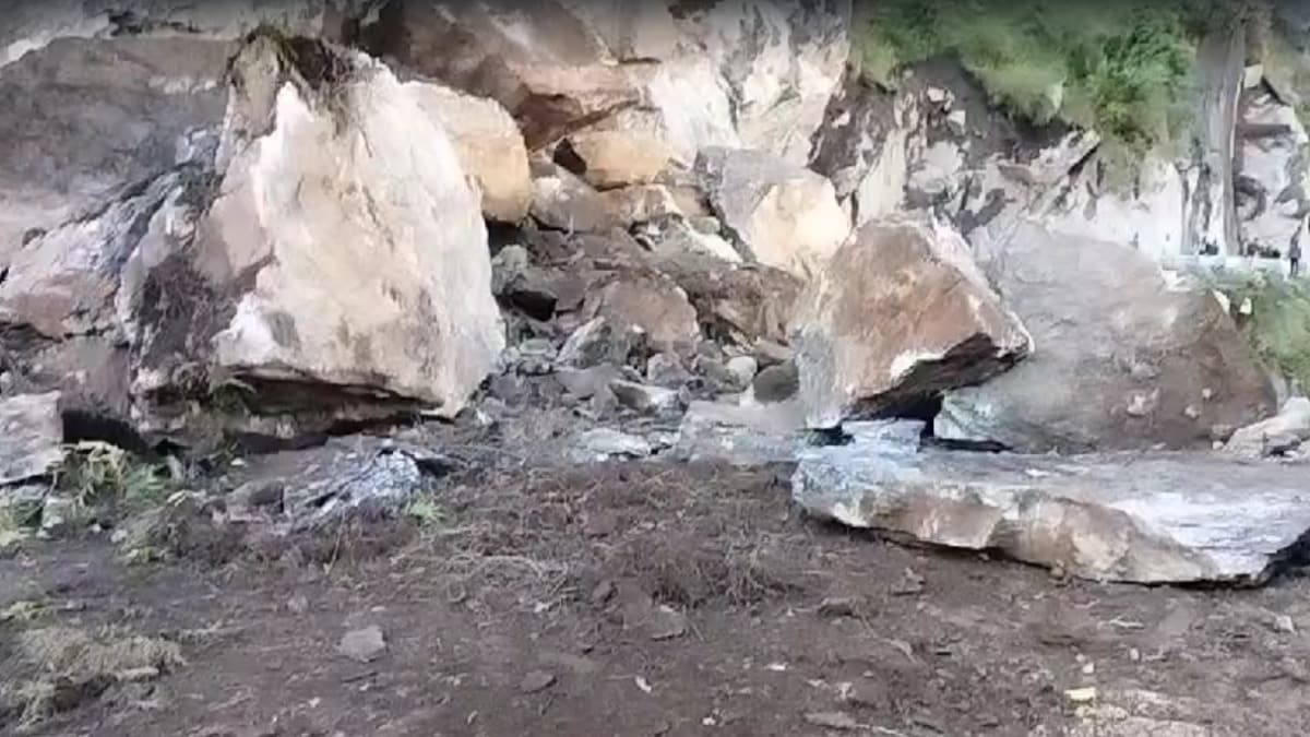 उत्तराखंड में दरक रहे पहाड़, बदरीनाथ हाईवे आज फिर बंद, मौसम विभाग ने सभी 13 जिलों में जारी किया भारी बारिश का येलो अलर्ट - badrinath national highway closed ...