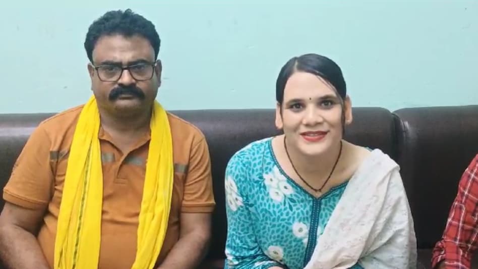 बिहार पुलिस में देश की पहली ट्रांसजेंडर दरोगा बनीं मानवी मधु कश्यप