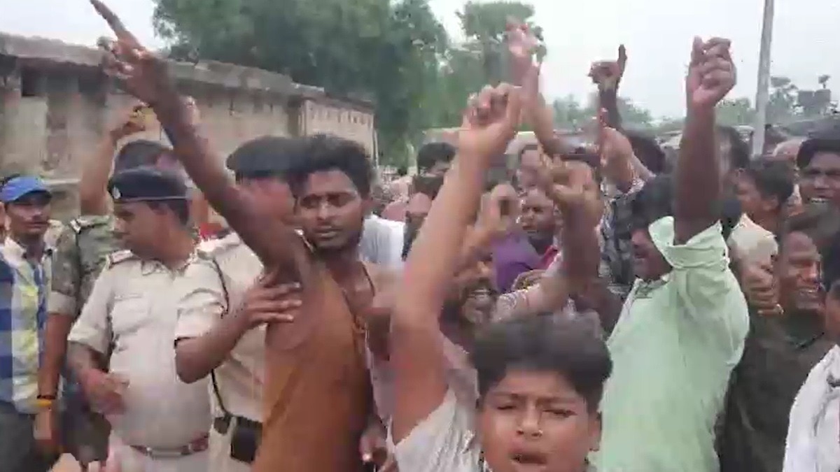 रुपौली में ग्रामीणों और पुलिस में झड़प