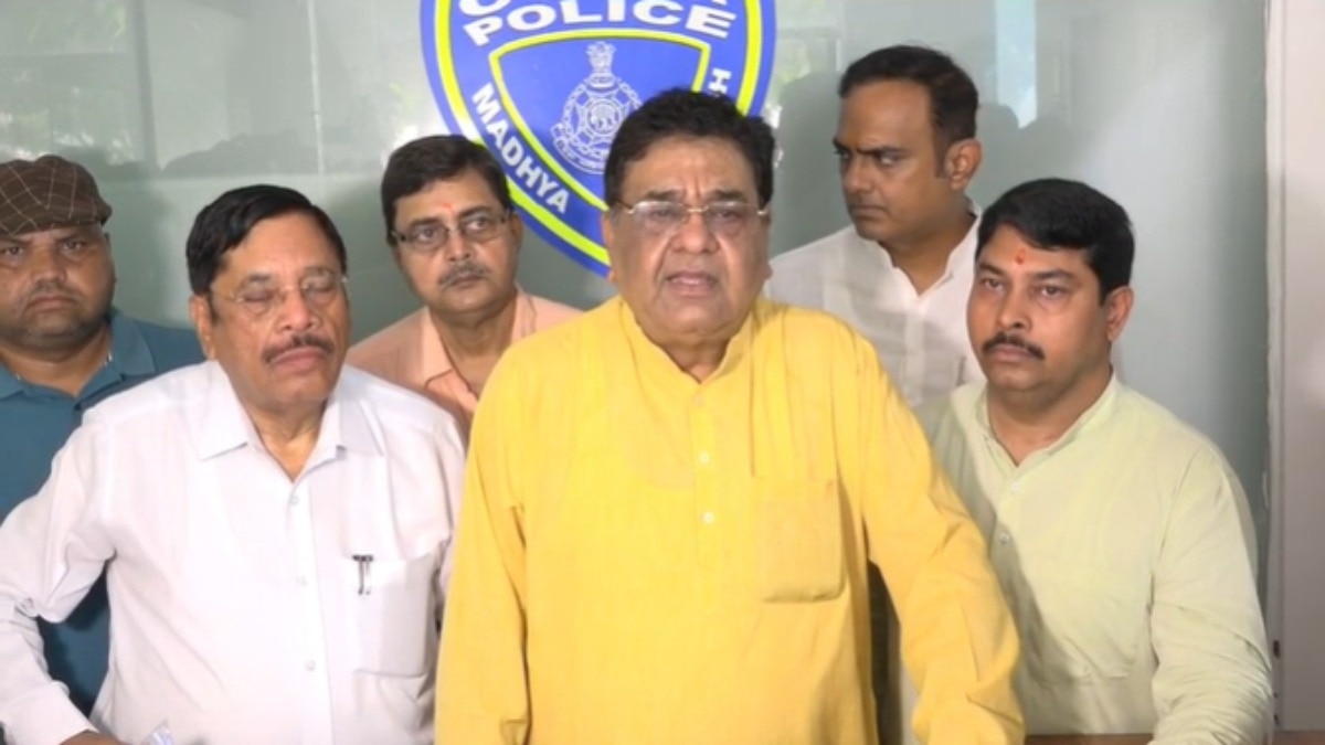 साइबर सेल में की शिकायत. 