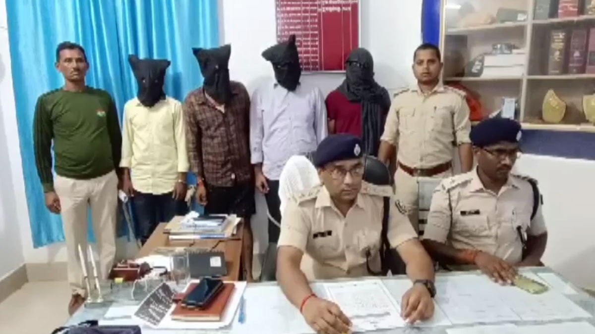 किसी दूसरे की जगह परिक्षा देने वाले 5 गिरफ्तार 