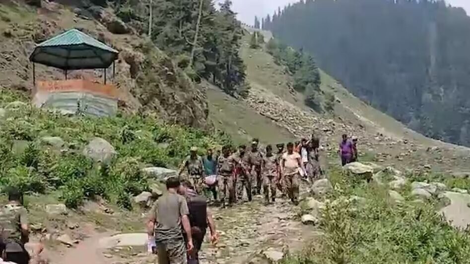 अनंतनाग में भीषण सड़क हादसा हुआ