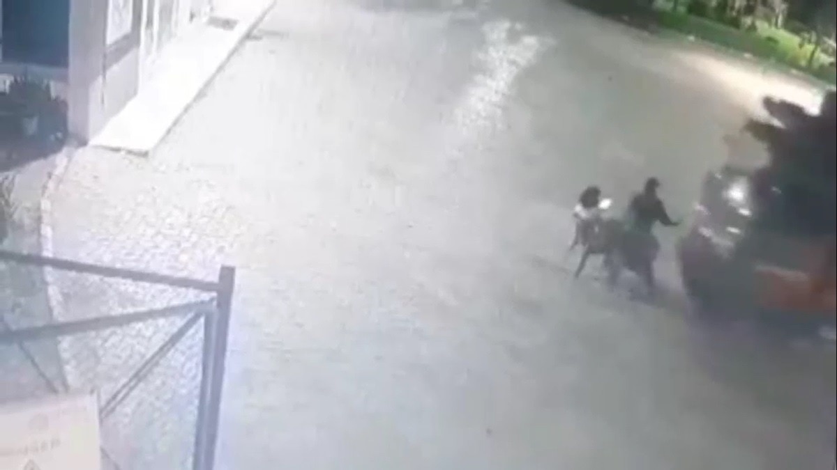 ट्रक ने सेल्समैन को कुचला