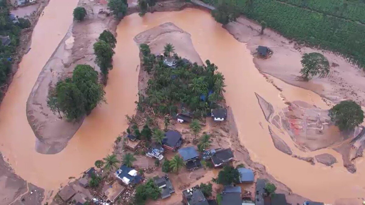 वायनाड में लैंडस्लाइड के कारण 4 गांवों में तबाही मच गई है.