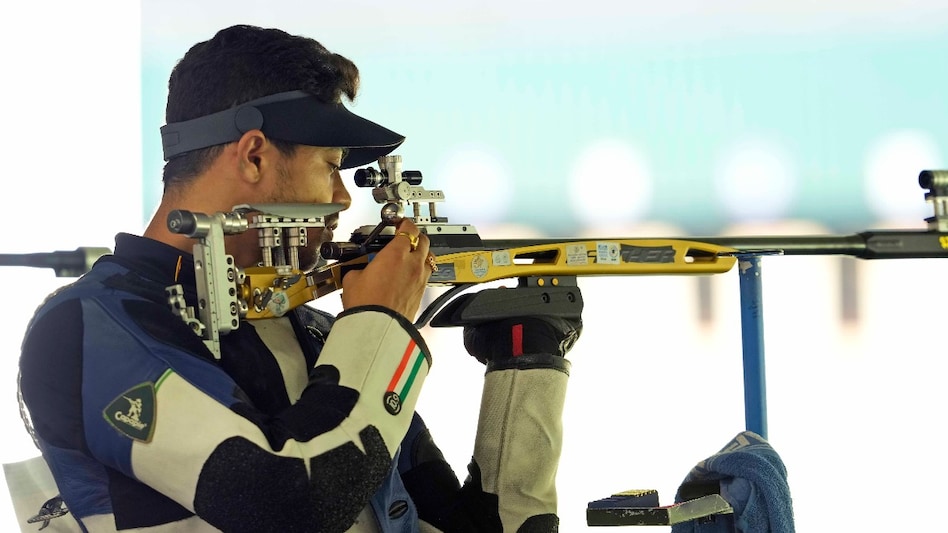 Swapnil Kusale Won Bronze Medal, Paris 2024: हारते-हारते मेडल जीत गए स्वप्निल कुसाले... इन दो सीरीज में पलट दी बाजी - Swapnil Kusale won bronze medal in Men 3P rifle Shooting Final