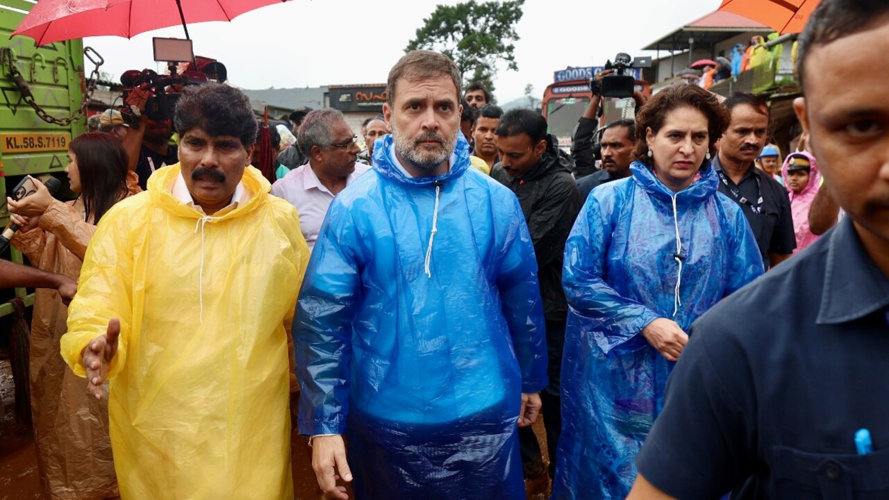 Rahul Gandhi visit the ground zero at landslide hit Wayanad
