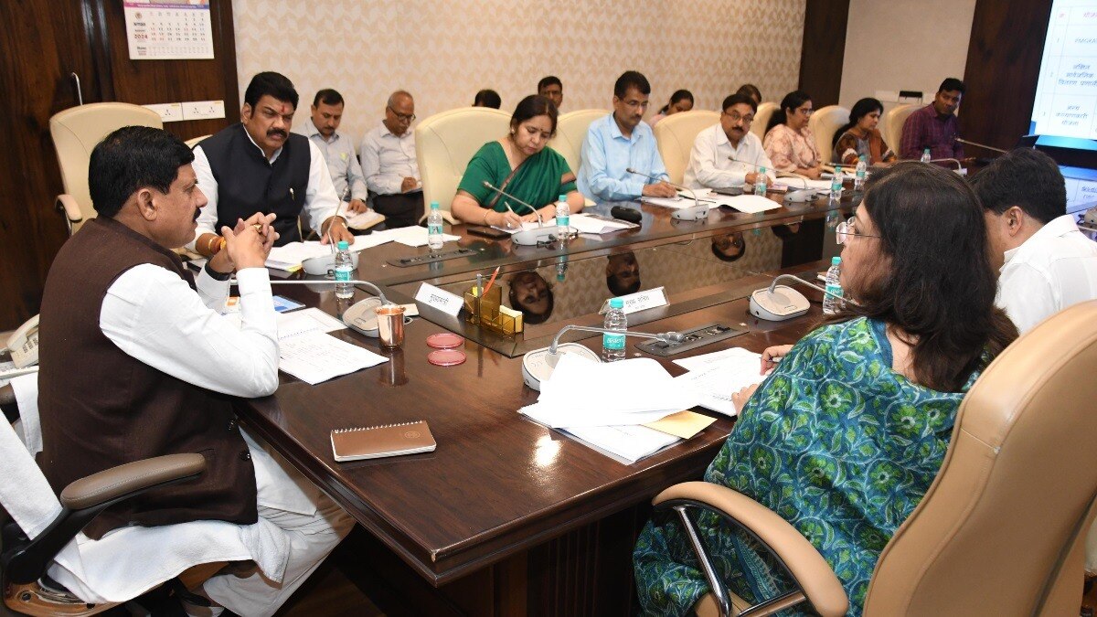 CM यादव ने खाद्य नागरिक आपूर्ति एवं उपभोक्ता संरक्षण विभाग की समीक्षा की.