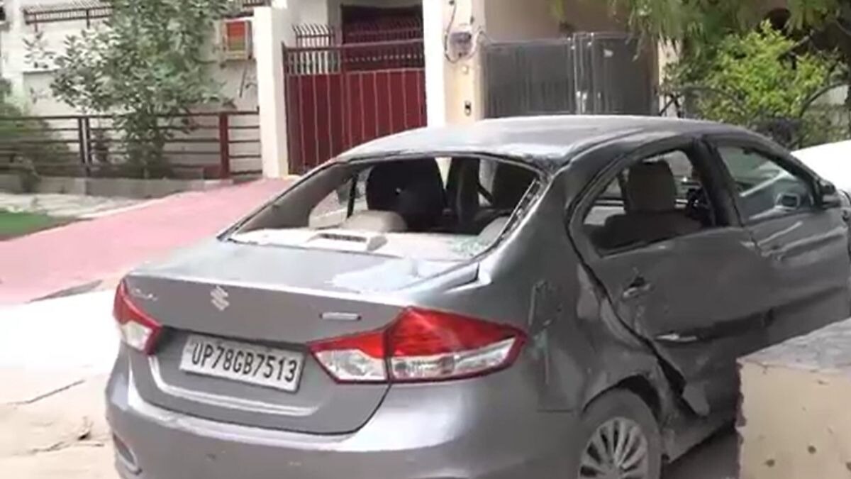 वह कार, जिसे चला रहा था नाबालिग.