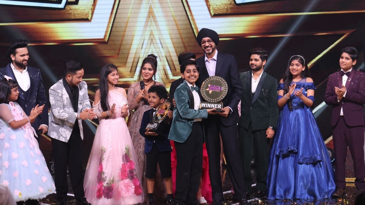 Superstar Singer 3 Winner: सुपरस्टार सिंगर 3 के विनर बने अर्थव-अविर्भव, 10 लाख रुपये का मिला इनाम - Superstar Singer 3 Winner Avirbhav S Atharv Bakshi wins trophy 10 lakh prize money Neha Kakkar ...