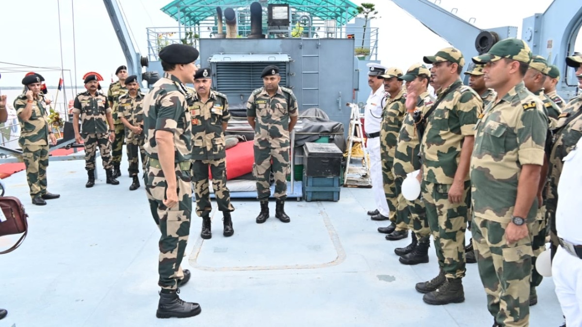 BSF DG का बंगाल दौरा