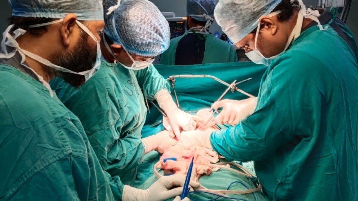 कैंसर सर्जरी विभाग में महिला मरीज का हुआ ऑपरेशन.