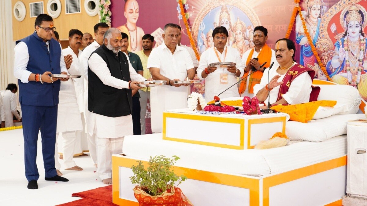  कथावाचक प्रेमभूषण महाराज.