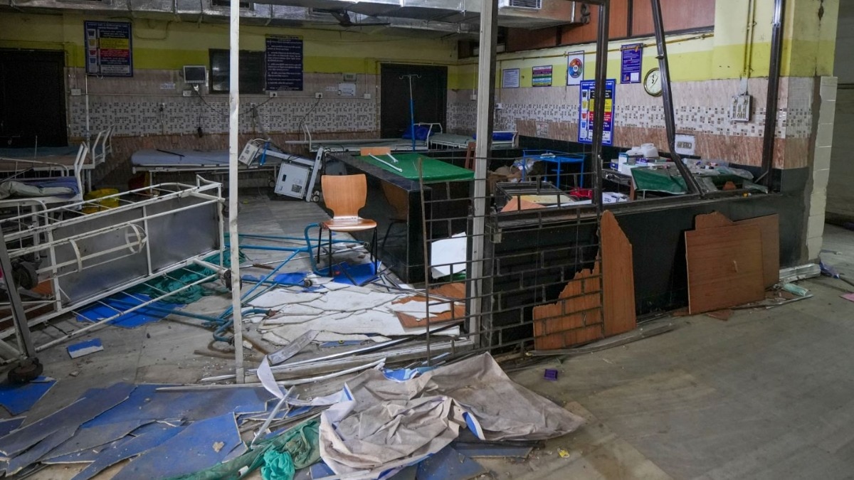 कोलकाता के अस्पताल में तोड़फोड़ के मामले में अब तक 12 आरोपी गिरफ्तार, पढ़ें- 10 बड़े अपडेट्स - Kolkata RG Kar Medical College Crowd vandalized Police have arrested accused so far Read